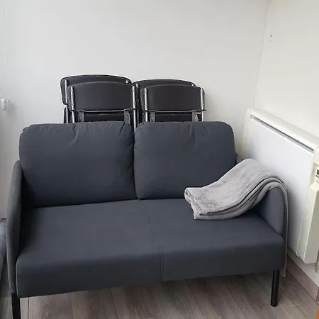 Studio Equipe Avec Balcon Ferme La Morte